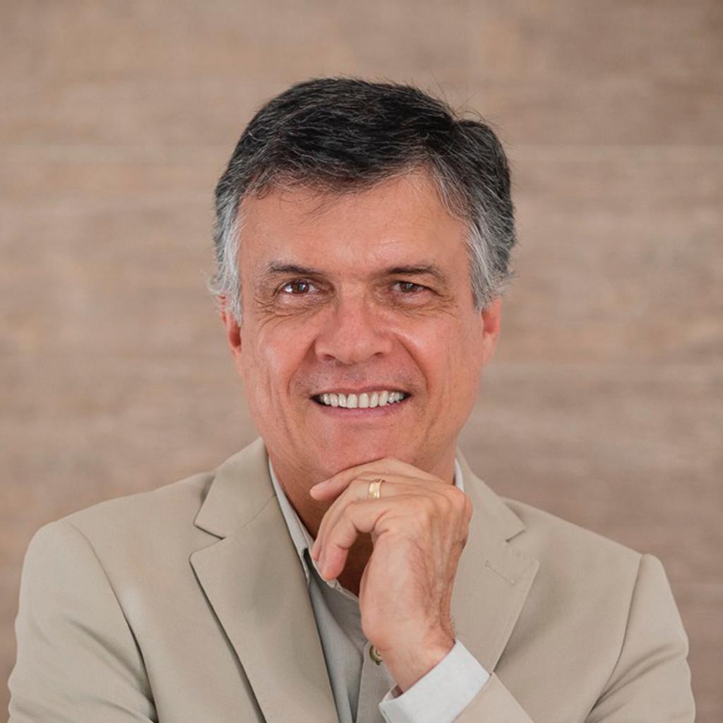 Dr. Adailton Salvatore Meira